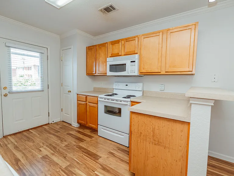 1150 Airport Rd #122 — Photo 6