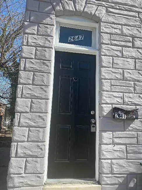 2 bed, 1100 sqft, $1,900 — Photo 2