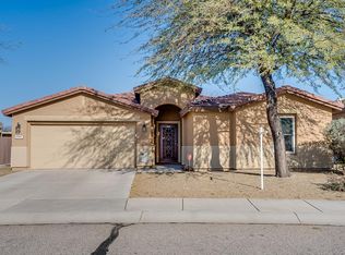 8240 N Stonehill Dr, Tucson, AZ 85743