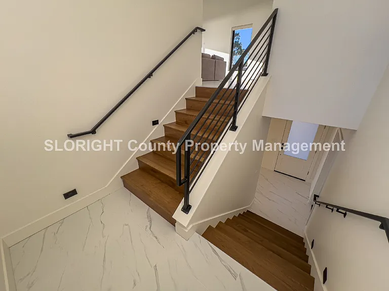 2670 Laurel Ave — Photo 15