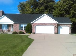 409 Esmond Dr, Utica, IL 61373