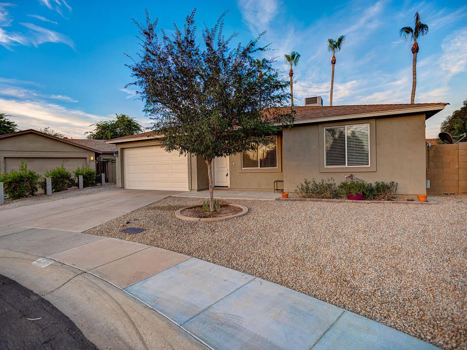 1st image of 10945 N 107th Way