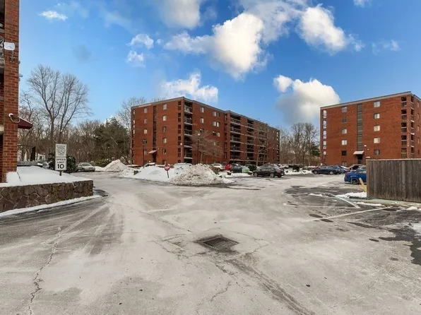 159 Main St APT 6A, Stoneham, MA 02180