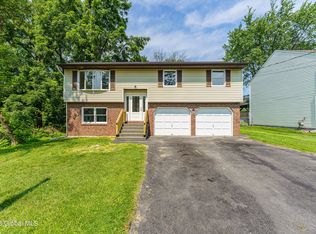 7 Pierson Ave, Latham, NY 12110