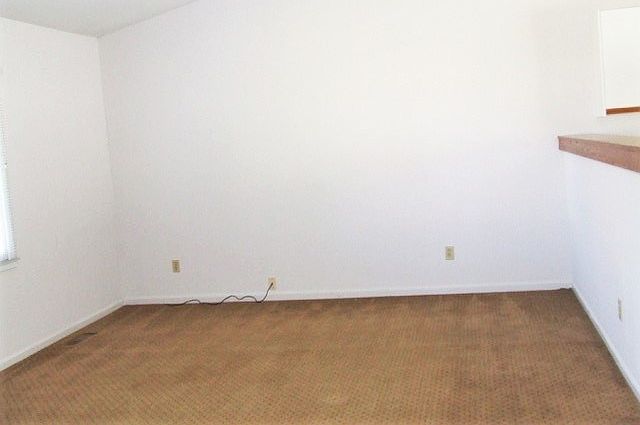 2nd image of 105 S Olive St