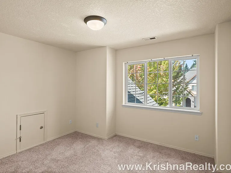 13686 NW Henninger Ln — Photo 16