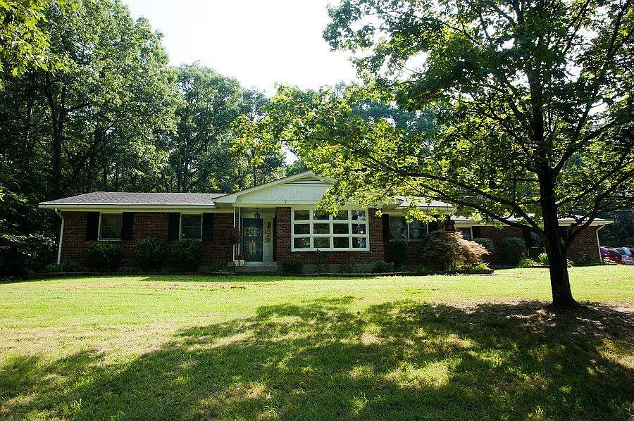 1st image of 206 Knobview Dr