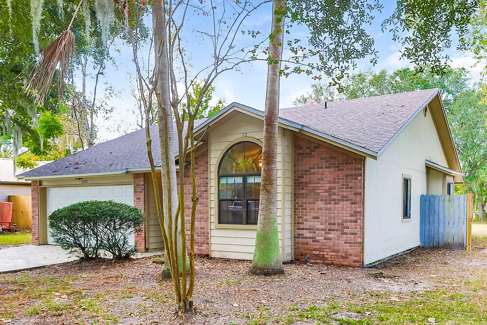 3 bed, 2.0 bath, 1344 sqft, $2,300 — Photo 3