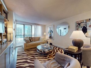18 Hollywood Ave #906, Toronto, ON