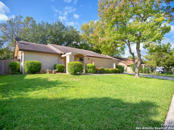 5838 Freemans Farm St, San Antonio, TX 78233