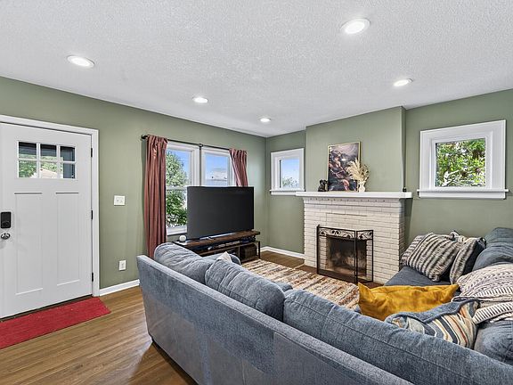 4th image of 1766 Ross Ave