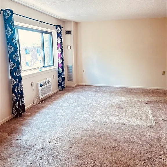 4975 Washington St #301 — Photo 7