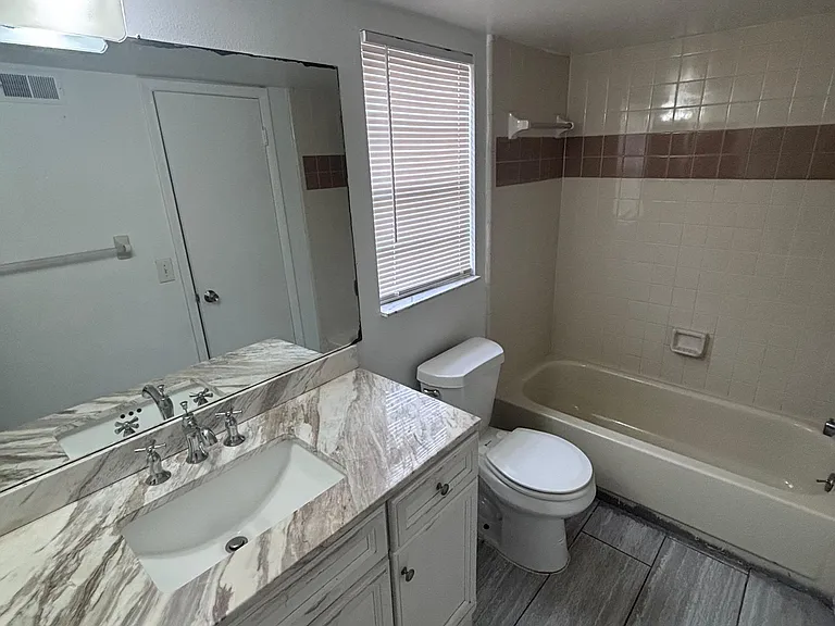 4825 Lighthouse Cir #4825 — Photo 32