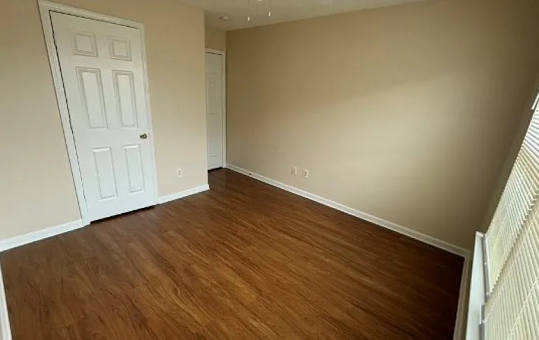 1010 Maple Valley Ct — Photo 8