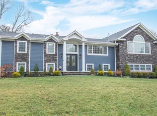 19 Bunker Rd, East Hanover, NJ 07936