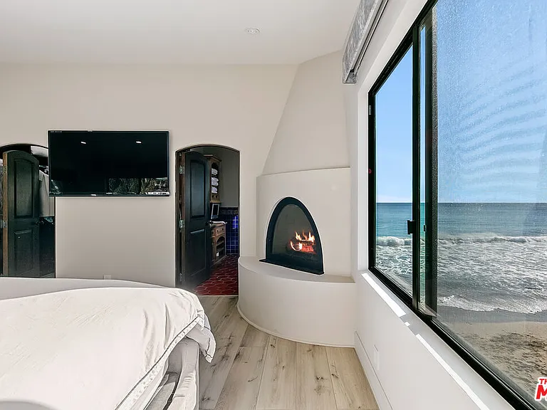 25216 Malibu Rd — Photo 14