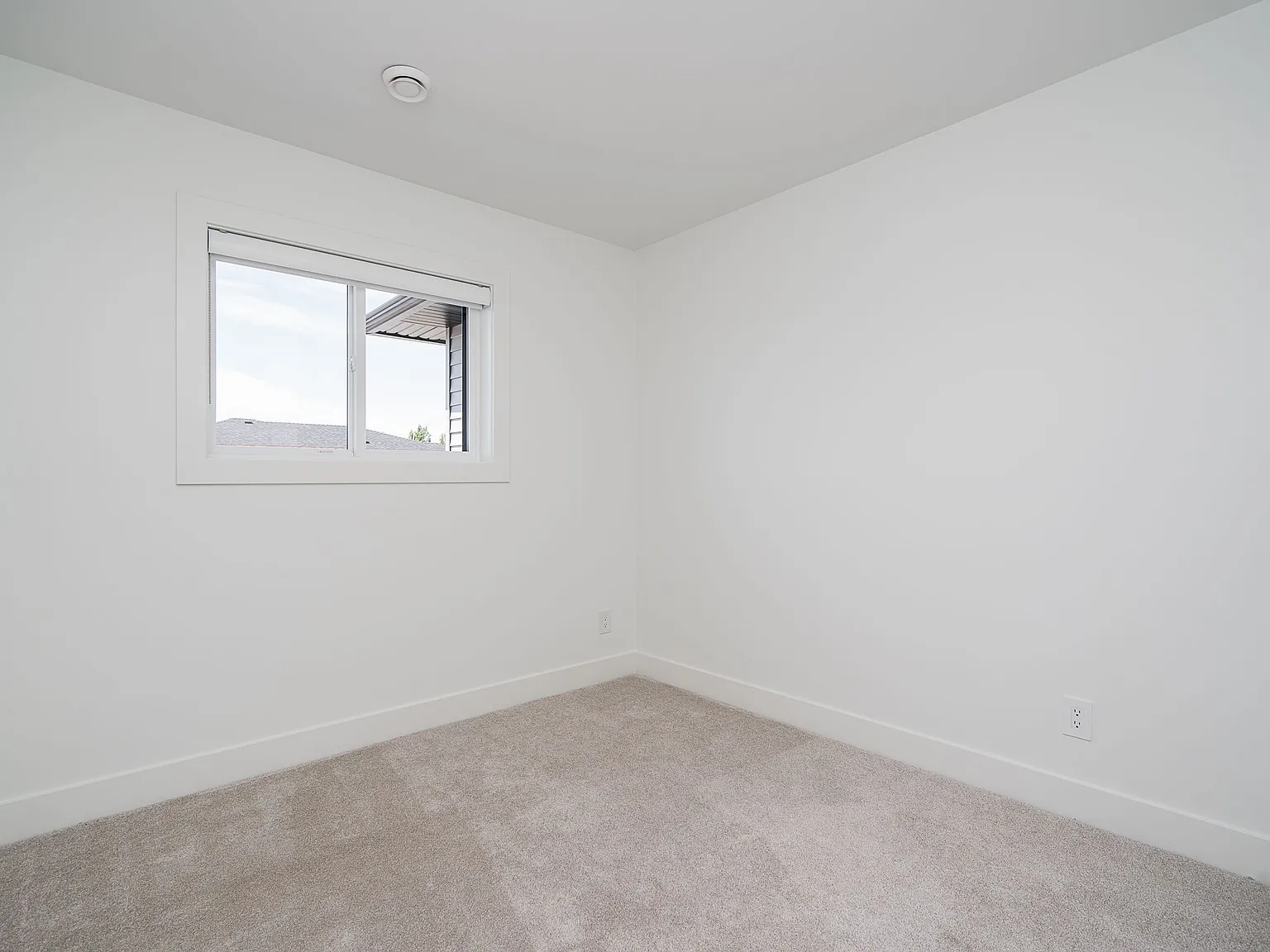 2 bed, 1.5 bath, 1000 sqft, $2,300 — Photo 3