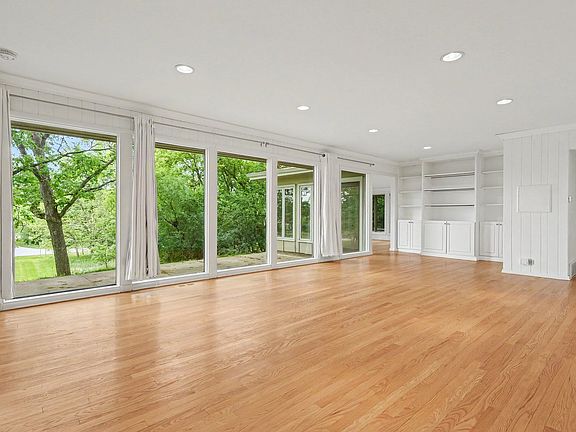 5th image of 61 Timberlake Rd