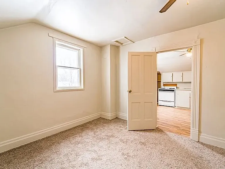 629 Park Ave — Photo 10