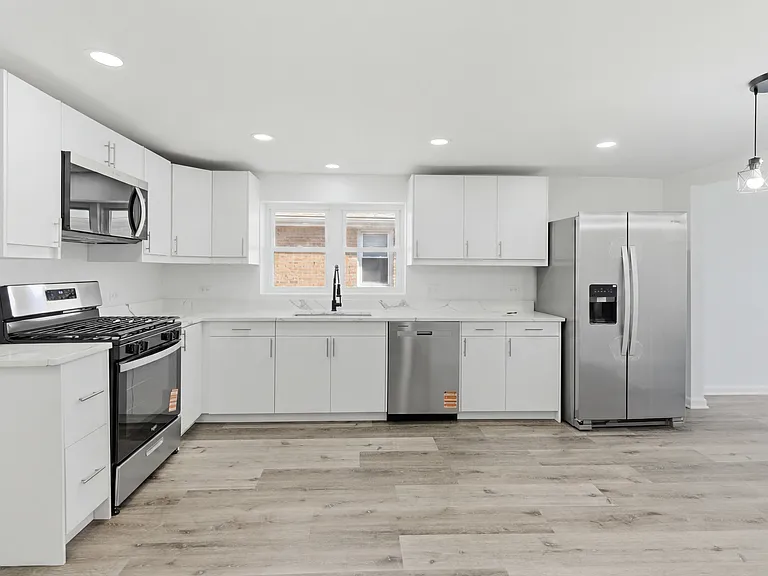 756 Woodruff Ave — Photo 5