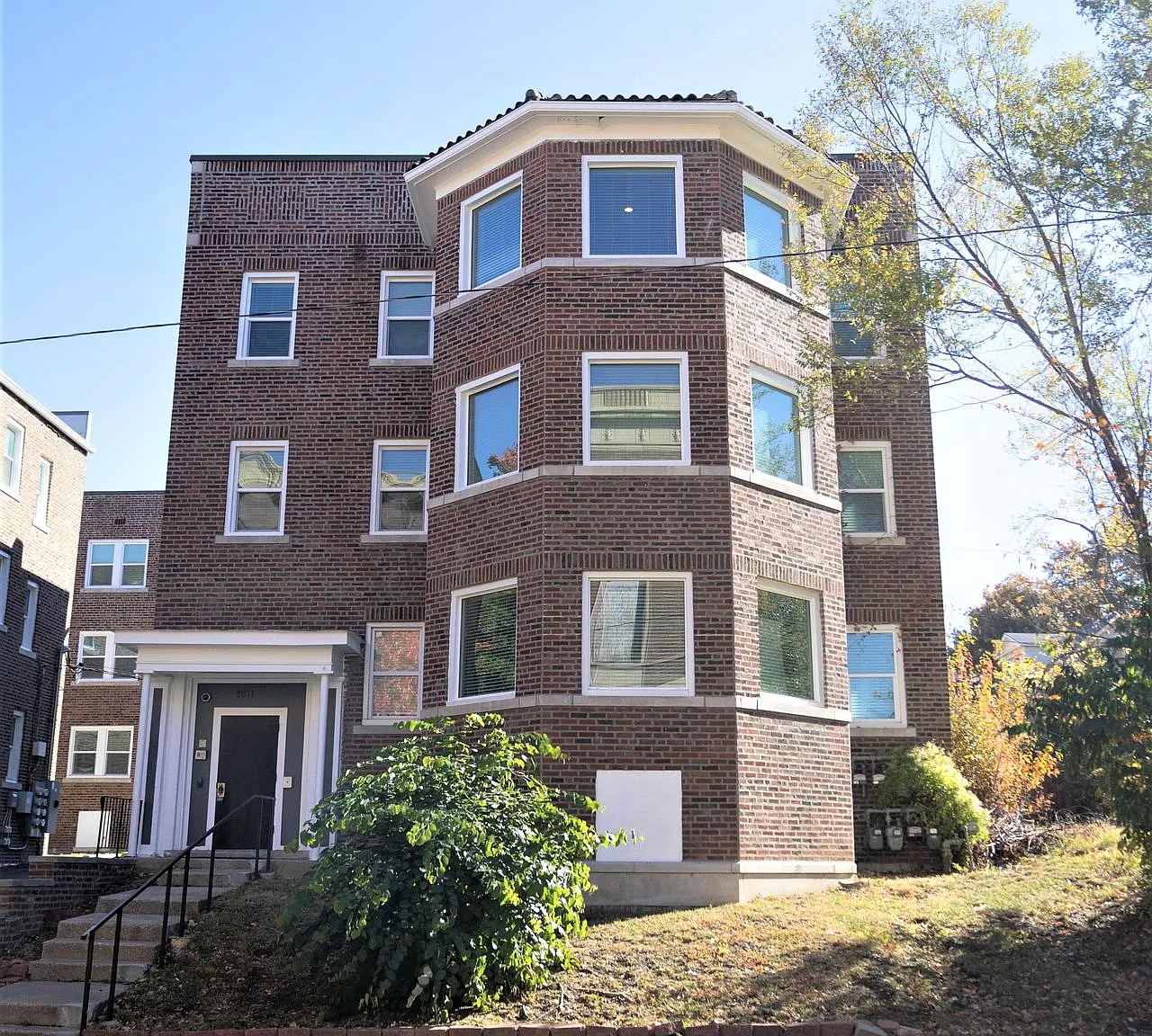 3511 Forest Ave, Unit 306 — Photo 1