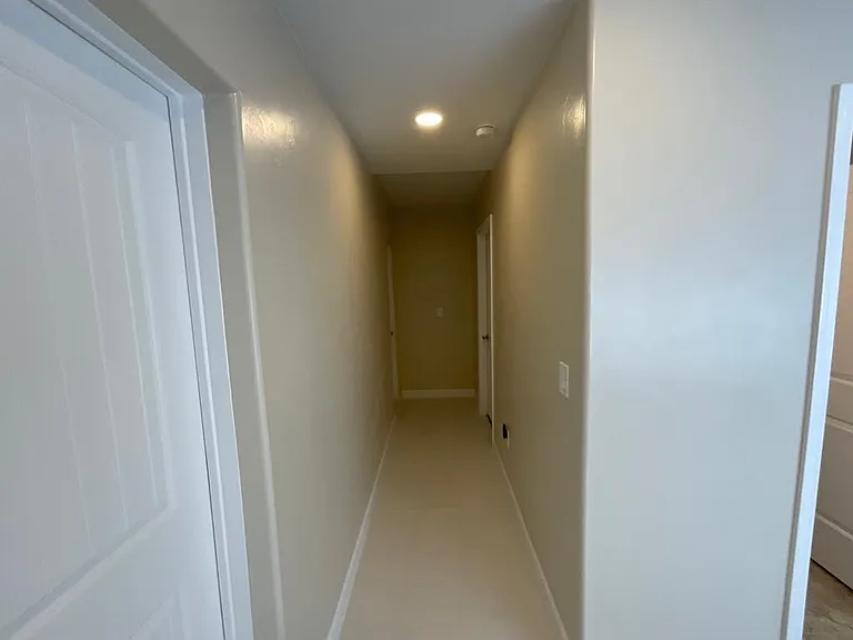 1214 E Elm St — Photo 10