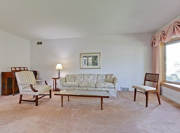 4th image of 411 N Eastwood Ave