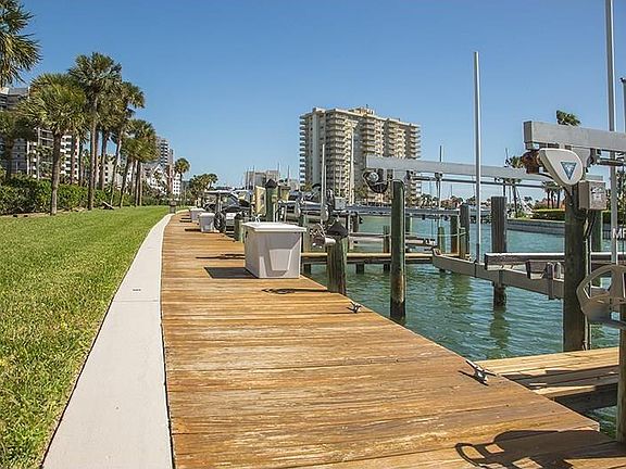 3rd image of 1660 Gulf Blvd Ph 7