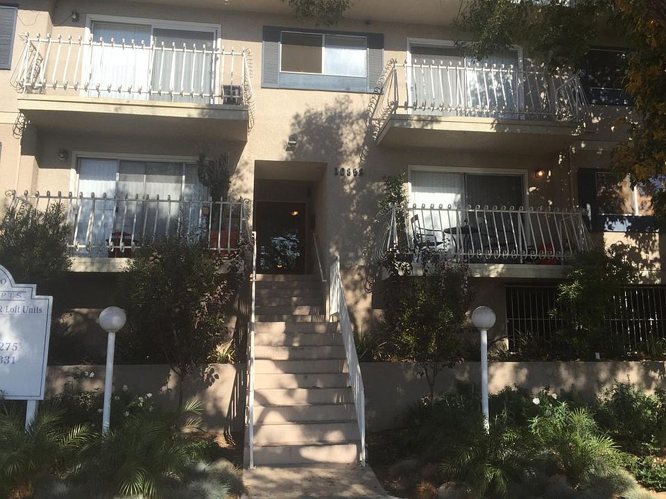 Charming 12-unit building