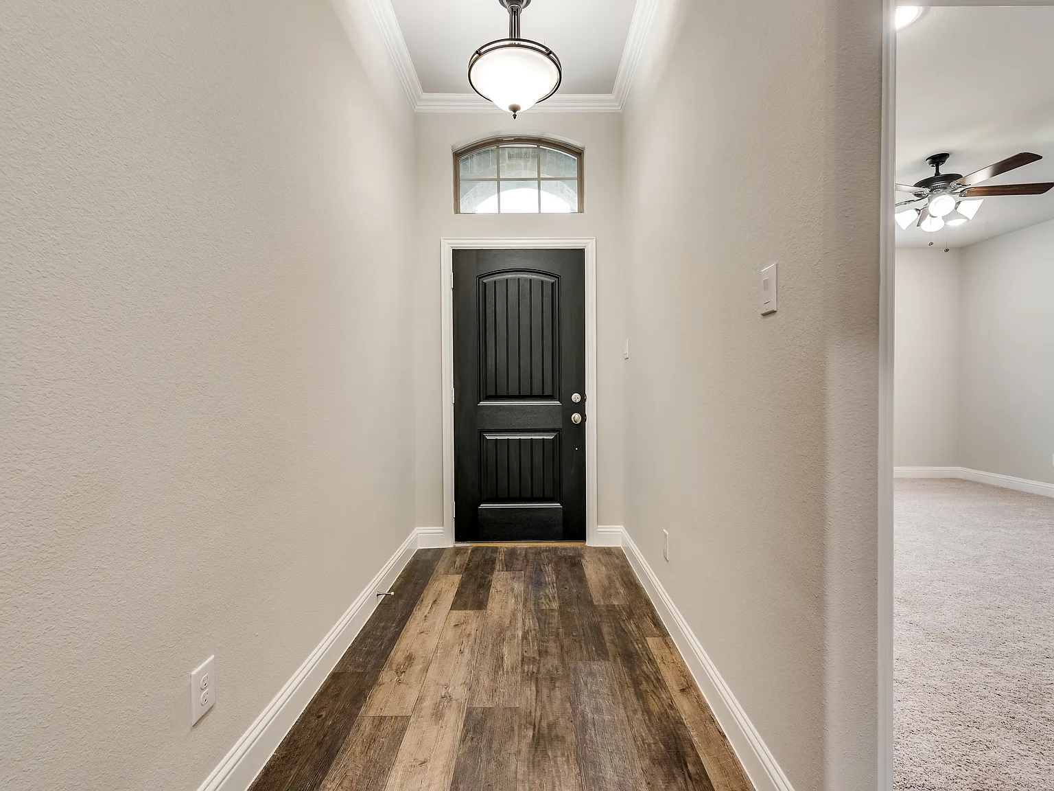 4 bed, 1800 sqft, $2,300 — Photo 2