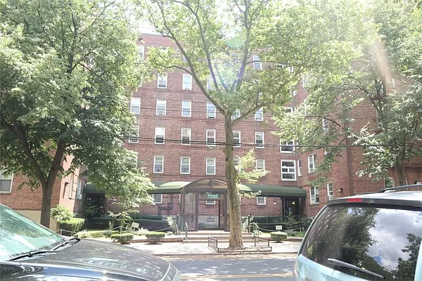 Sold by Remax Edge | media 1