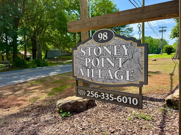 Stoney Point Village, 100-127 Stoney Point Rd #Dc326d354, Florence, AL 35633