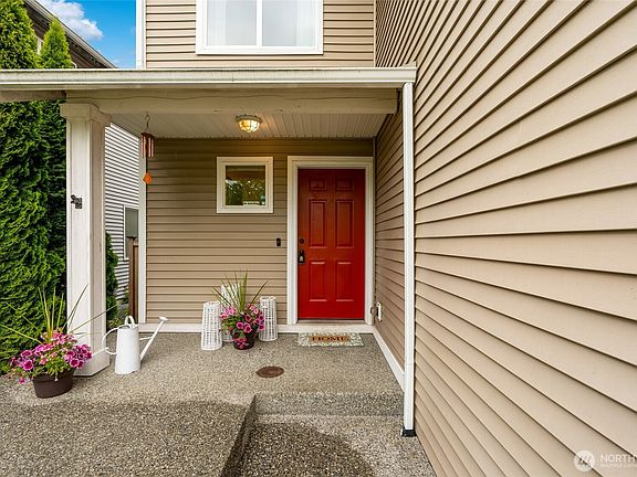 2nd image of 7821 87th Avenue NE