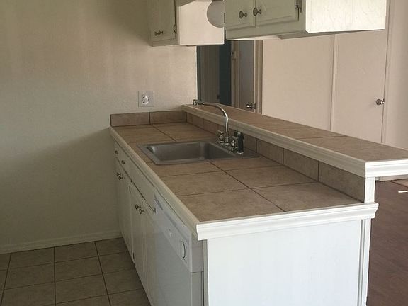 2nd image of 1325 Glen Oaks Ct APT 1
