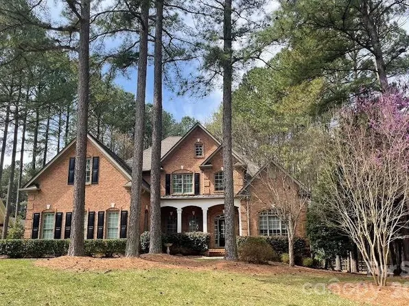 8919 Radford Ct, Sherrills Ford, NC 28673