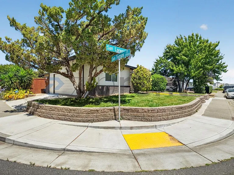 648 San Lorenzo St — Photo 3