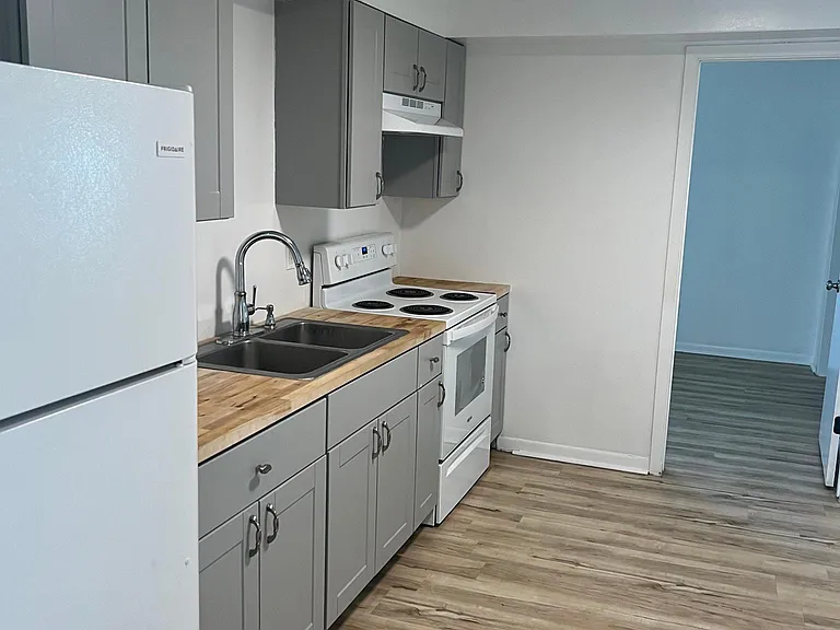 4700 Upchurch Rd #5 — Photo 3