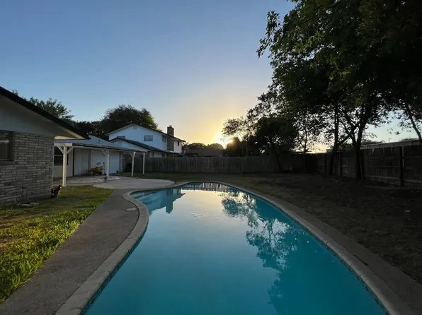 (undisclosed Address), Universal City, TX 78148