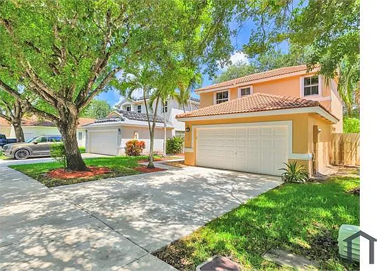 4 bed, 1600 sqft, $5,720 — Photo 3
