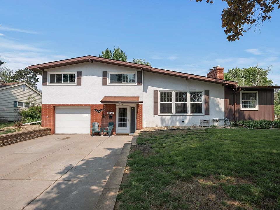 1st image of 2404 Earl Ln