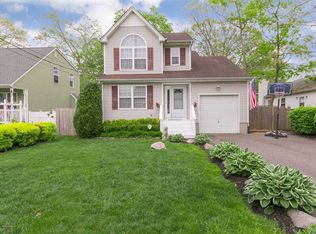 3 Dressel Dr, Mastic, NY 11950