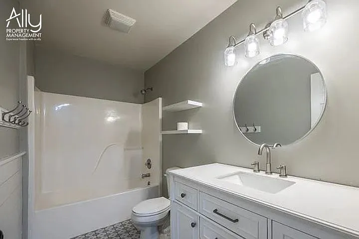 170 W Rosewood Dr — Photo 19