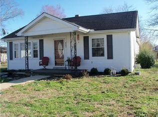 403 5th St, Lawrenceburg, TN 38464