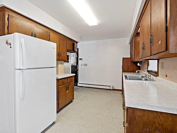 3rd image of 5456 Girard Ave N
