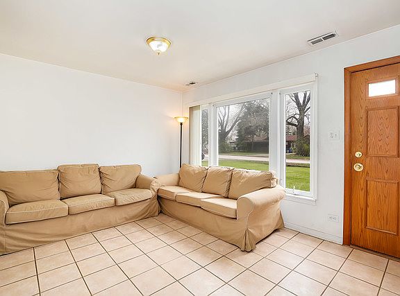 3rd image of 3001 La Porte Ave