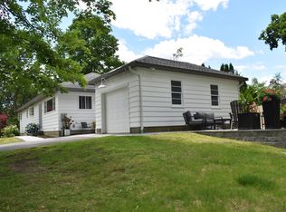 56 High St, Lenox, MA 01240