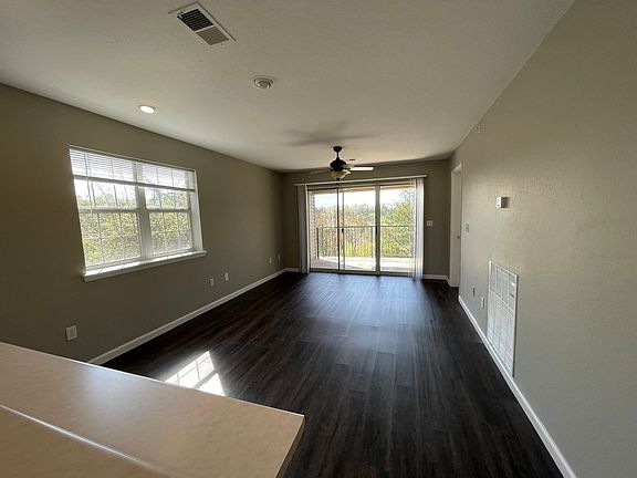 3rd image of 545 Valley View Rd #201