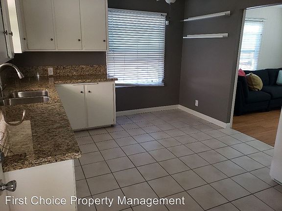2nd image of 419 1/2 Narcissus Ave