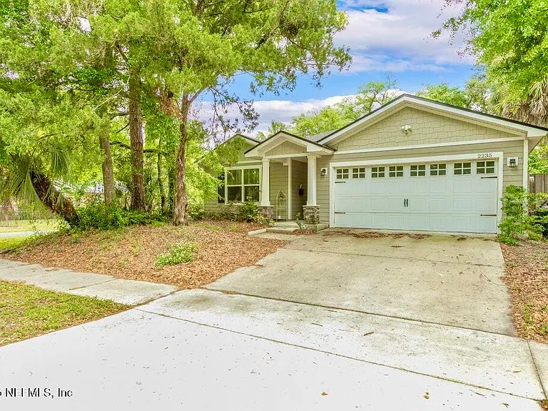 2235 Bayview Rd — Photo 2