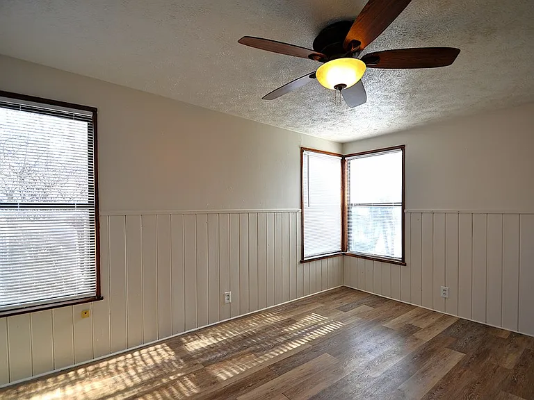 1707A E Main St — Photo 22